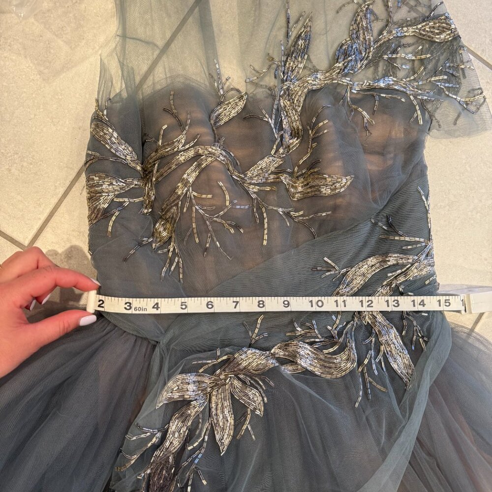 Reem Acra evening gown - Picture 11 of 13